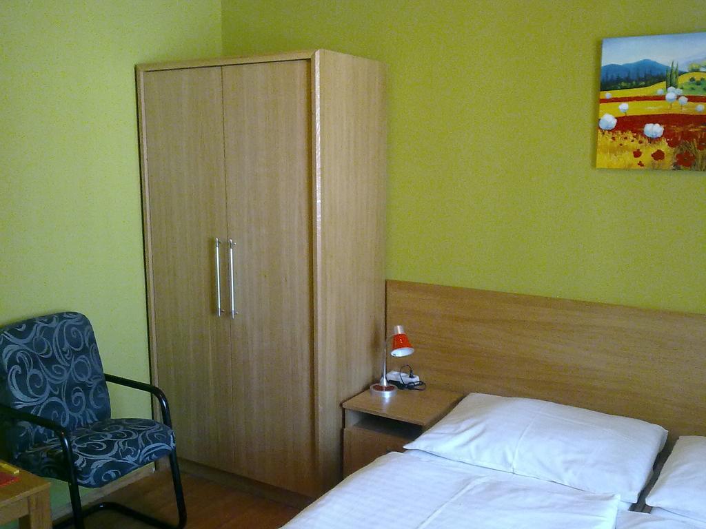 Pension Duel Ústí nad Labem Exteriör bild